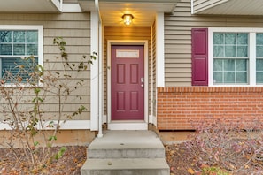 Apartment (2 Bedrooms) | Interior - 2 Mi to The Mark Twain House & Museum: Airy Escape (West Hartford)