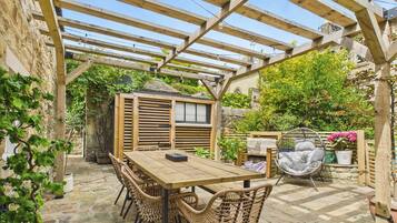 Khu ẩm thực ngoài trời