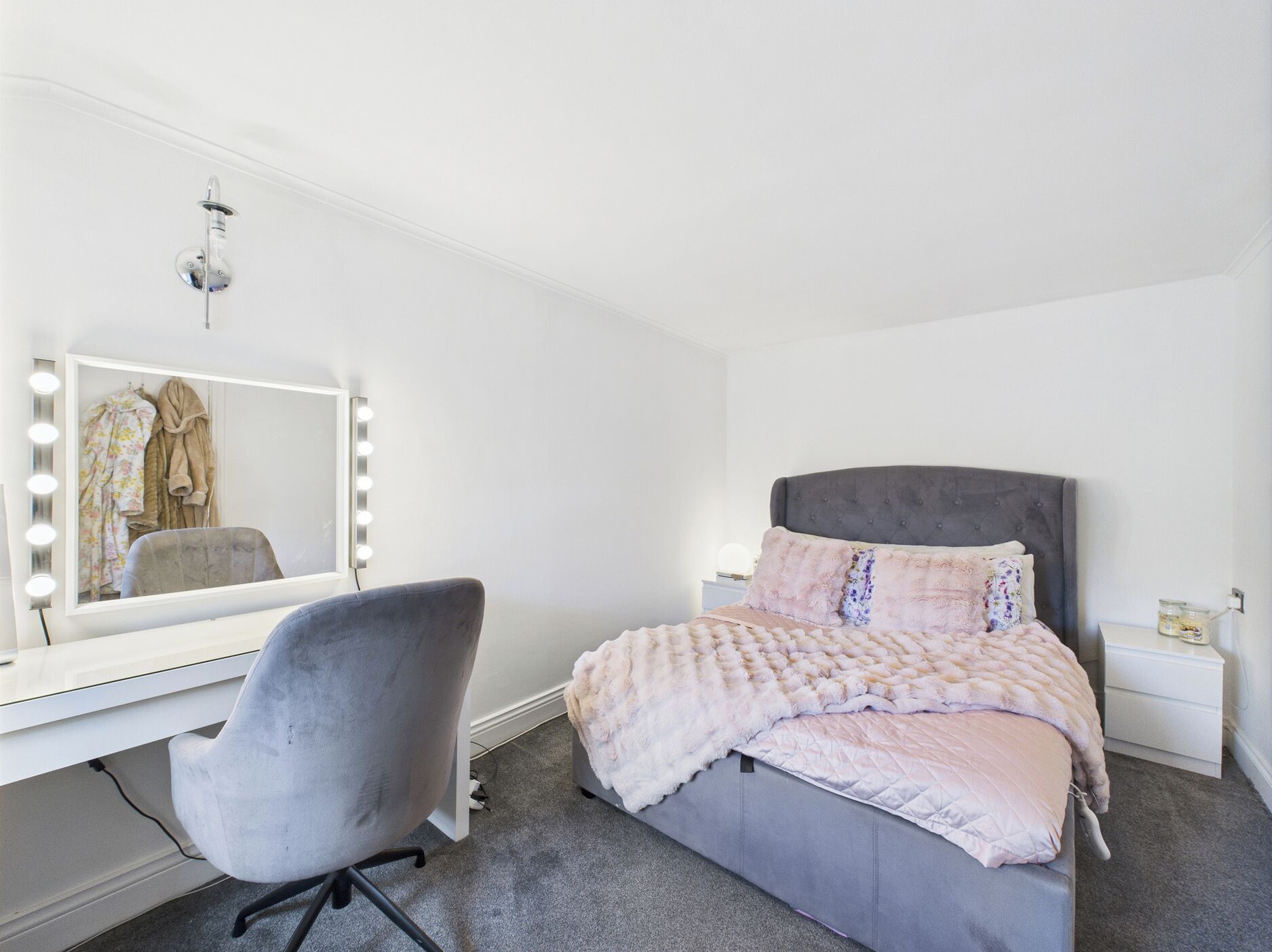 4 dormitoris, decoració individual i mobiliari individual 