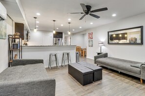 Apartment (1 Bedroom) | Interior - 3 Mi to Dtwn Austin! Sleek Apt w/ Private Patio (Austin)