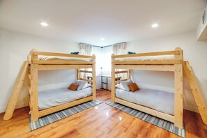 Interior - Spacious Riverside Farmhouse, Perfectly Located (Riverside)