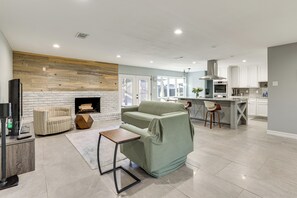 House (4 Bedrooms) | Interior - 2 Mi to Galleria Dallas: Group Retreat w/ Yard! (Dallas)