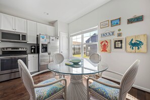 Dining - FAMILY FUN!  Pool Community-Bike to Rehoboth Beach & Boards, 37005 Turnstone (Rehoboth Beach)