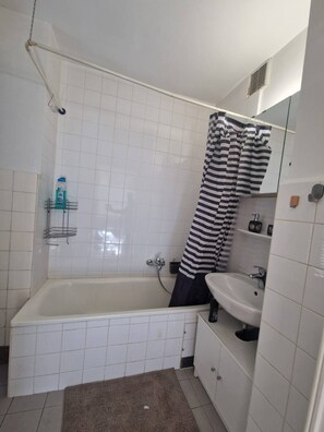 Apartamento, 1 quarto | Banheiro