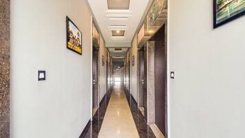 Schreibtisch, Bügeleisen/Bügelbrett, kostenloses WLAN