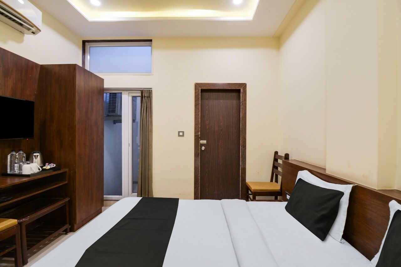 Deluxe-Doppelzimmer, Stadtblick | Schreibtisch, Bügeleisen/Bügelbrett, kostenloses WLAN