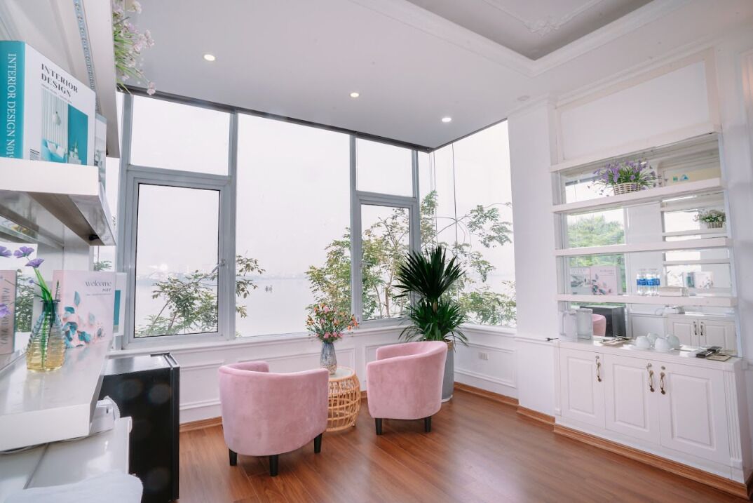 Deluxe Double Room, Lake View | Laptop workspace, free WiFi, bed sheets