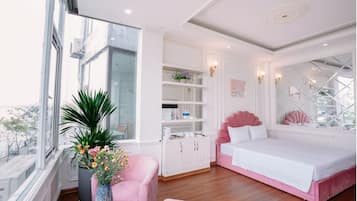 Deluxe Double Room, Lake View | Laptop workspace, free WiFi, bed sheets