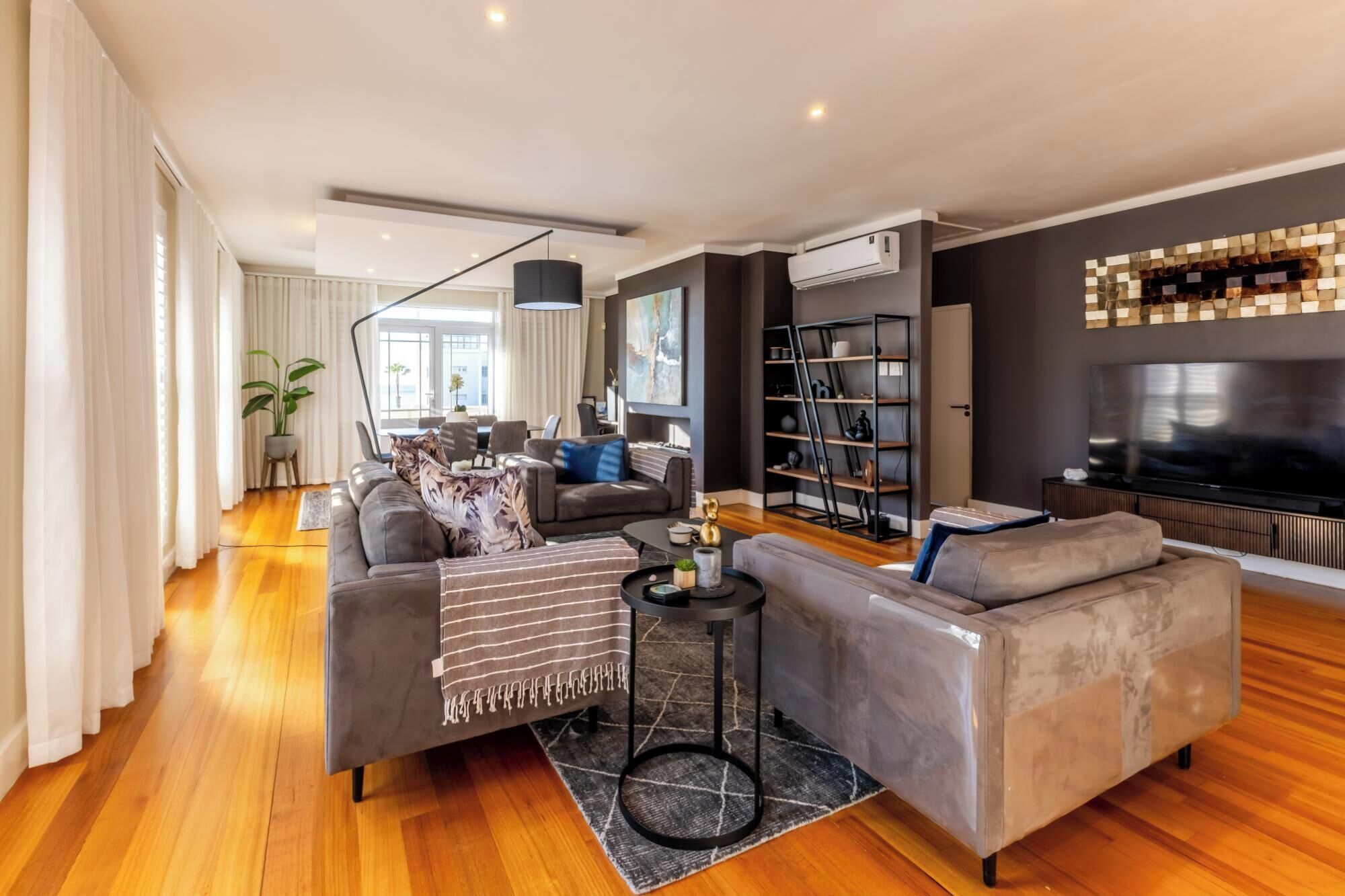 TV, fireplace, offices