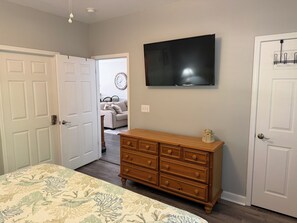 2 bedrooms, iron/ironing board, WiFi, bed sheets - Beautiful 1st Floor, Pet Friendly Condo in Barefoot Landing  (North Myrtle Beach)