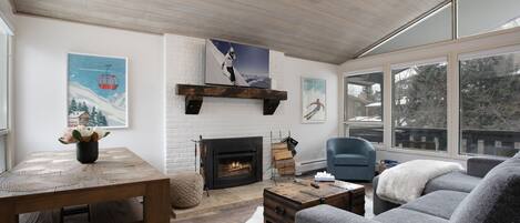 Condo, 3 Bedrooms | Living area