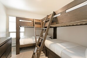 Appartement, 3 slaapkamers | 3 slaapkamers, een laptopwerkplek, gratis wifi
