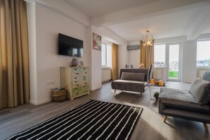 Living area - Penthouse with Rooftop next to the Park (București)