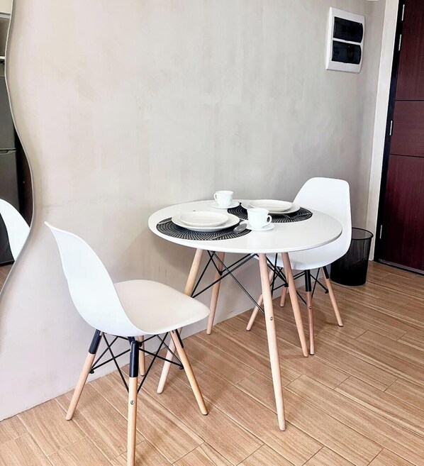 Dormitorio compartido, 1 habitación, accesible para personas con discapacidad, fumadores | Comedor