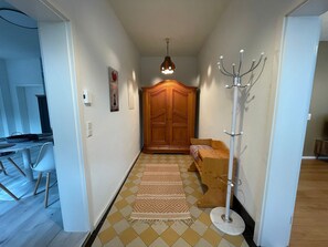 Interior - Apartment 'Pfarrgarten' with Shared Garden and Wi-Fi (Kippenheim)