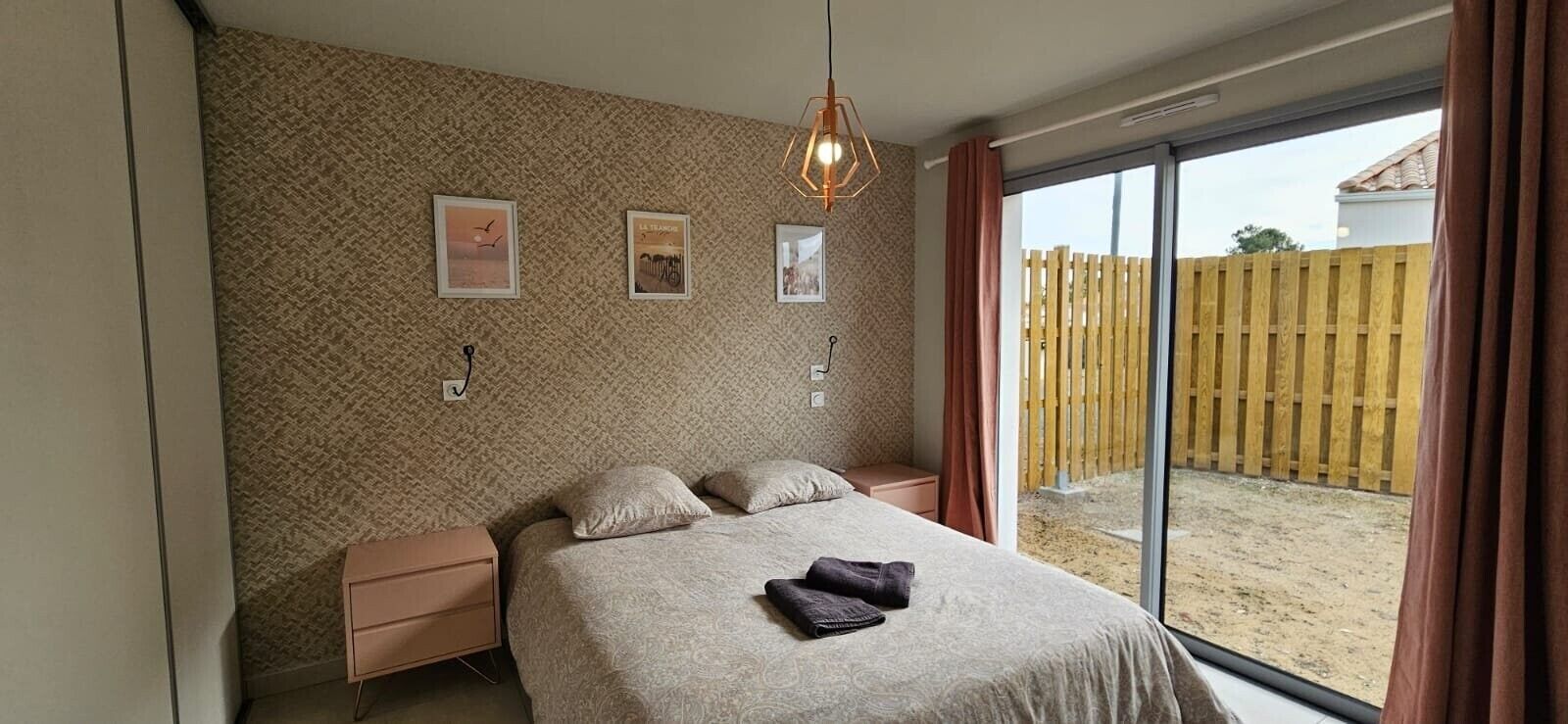 Fer et planche à repasser, Wi-Fi, draps fournis