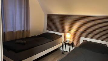 Schreibtisch, WLAN, Bettwäsche