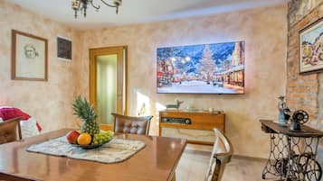 Standard House, Multiple Bedrooms (Vila Leonarda) | Dining