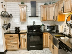 Microwave, oven, stovetop, dishwasher - 2 BR Ocean Retreat, NAS, Pensacola, Gulf Shores (Pensacola)