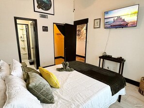 2 bedrooms, iron/ironing board, free WiFi, bed sheets - 2 BR Ocean Retreat, NAS, Pensacola, Gulf Shores (Pensacola)