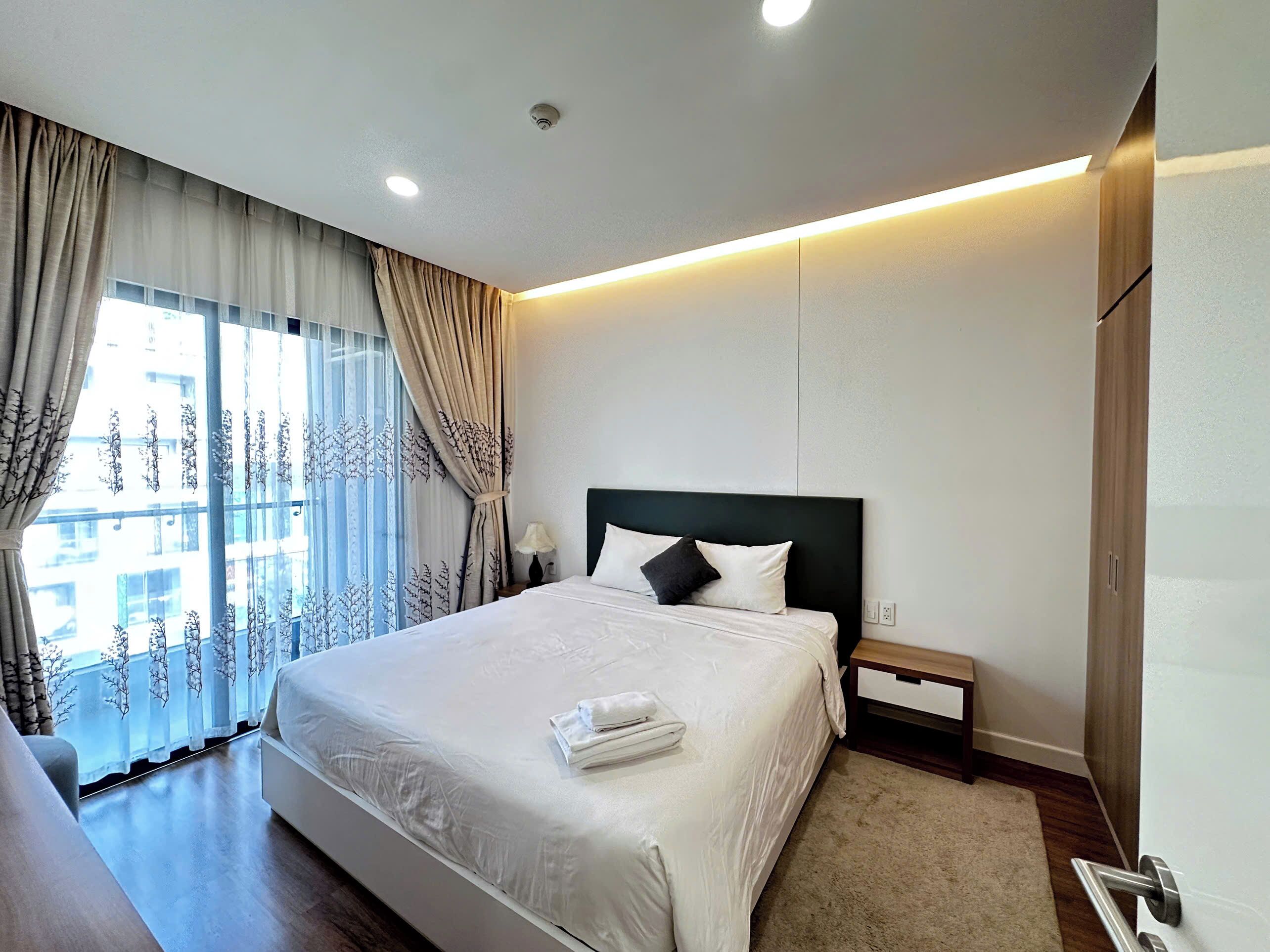 Căn hộ Cao cấp, 1 phòng ngủ, bếp, quang cảnh hồ bơi | Minibar với thức uống miễn phí, bàn 