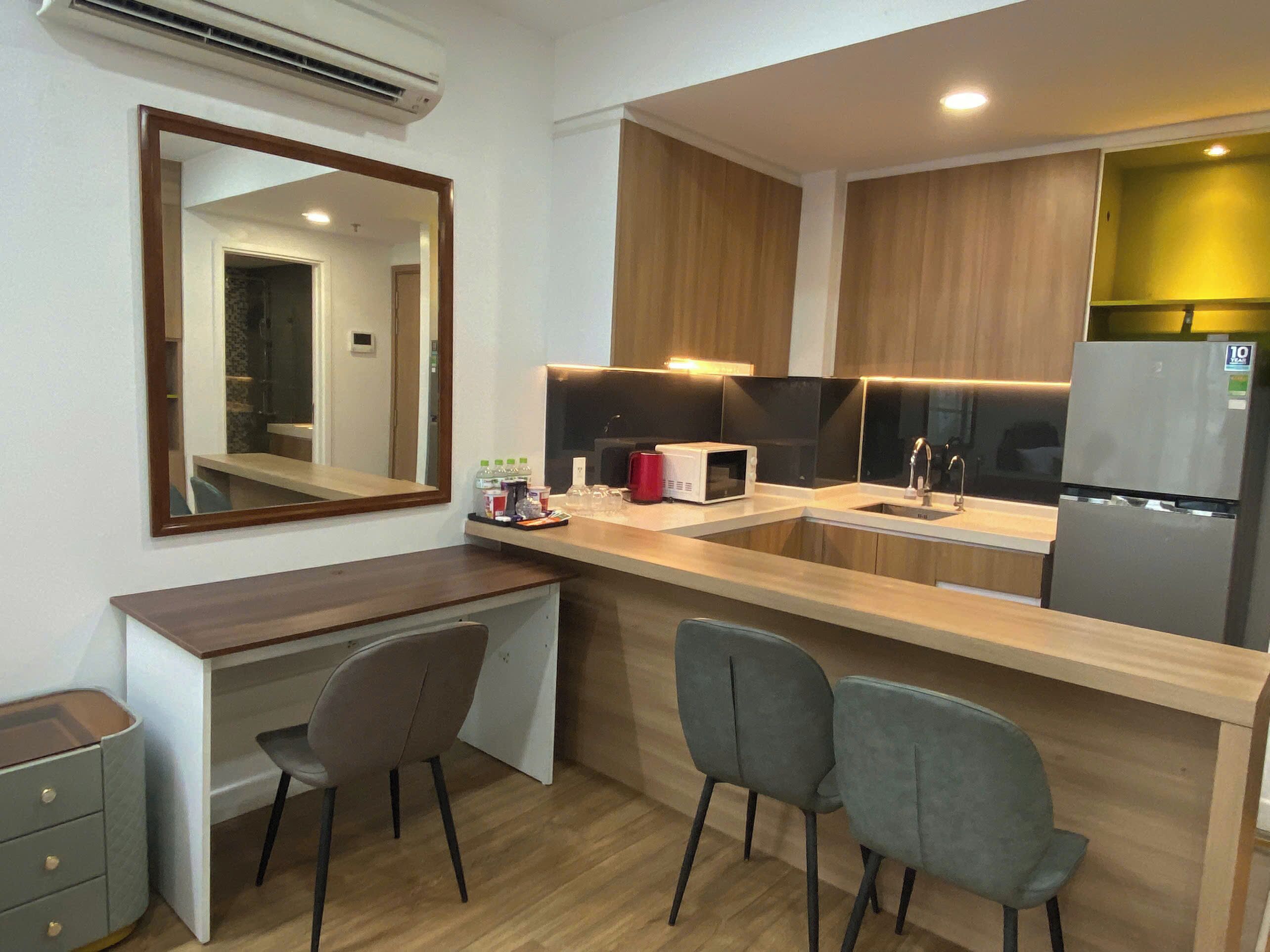 アパートメント 2 ベッドルーム プールビュー | 専用キッチン | 大型冷蔵庫、電子レンジ、コンロ、電気ポット