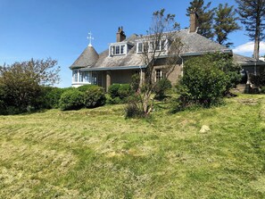 Exterior - Murmur Y Don (Harlech)