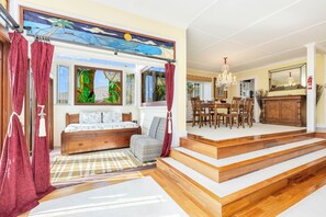 Interior - Hale Malino Home with Fireworks & Diamond Head Views near UH (Honolulu)
