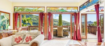 Hale Malino Home with Fireworks & Diamond Head Views near UH