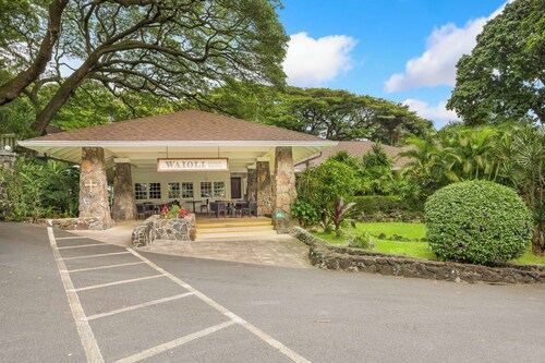 Hale Malino Home with Fireworks & Diamond Head Views near UH