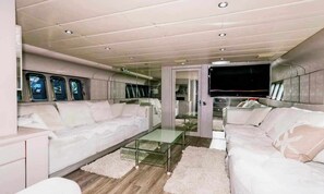 Interior - 92ft Mega Yacht, Jacuzzi, Bar & Skyline Views (Miami)