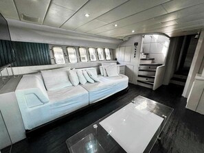 Interior - 92ft Mega Yacht, Jacuzzi, Bar & Skyline Views (Miami)