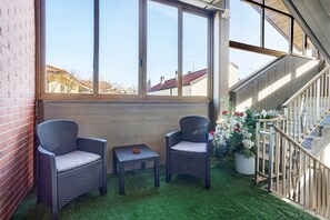 Interior - B&B La Promessa – 'Amore' Room with Balcony, Wi-Fi, and Air Conditioning (Pregnana Milanese)