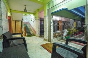 Deluxe Double Room | Living area - KAHINI HOTEL (Digha)