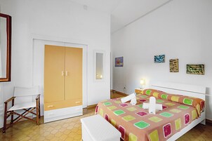 Apartamento estándar, varias habitaciones (Sunny Sea View) | 2 dormitorios y ropa de cama