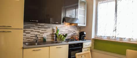 Standard Apartment, Multiple Bedrooms (Sunny Sea View) | Private kitchen