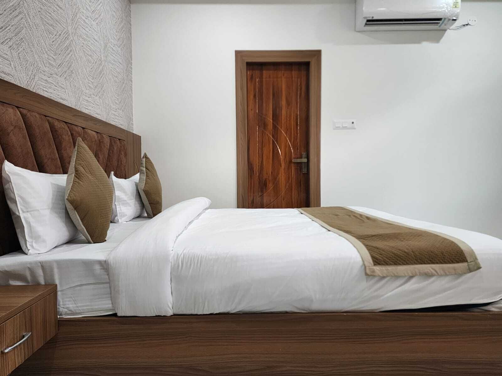 华丽双人房, 城市景观 | 熨斗/熨衣板、免费 WiFi