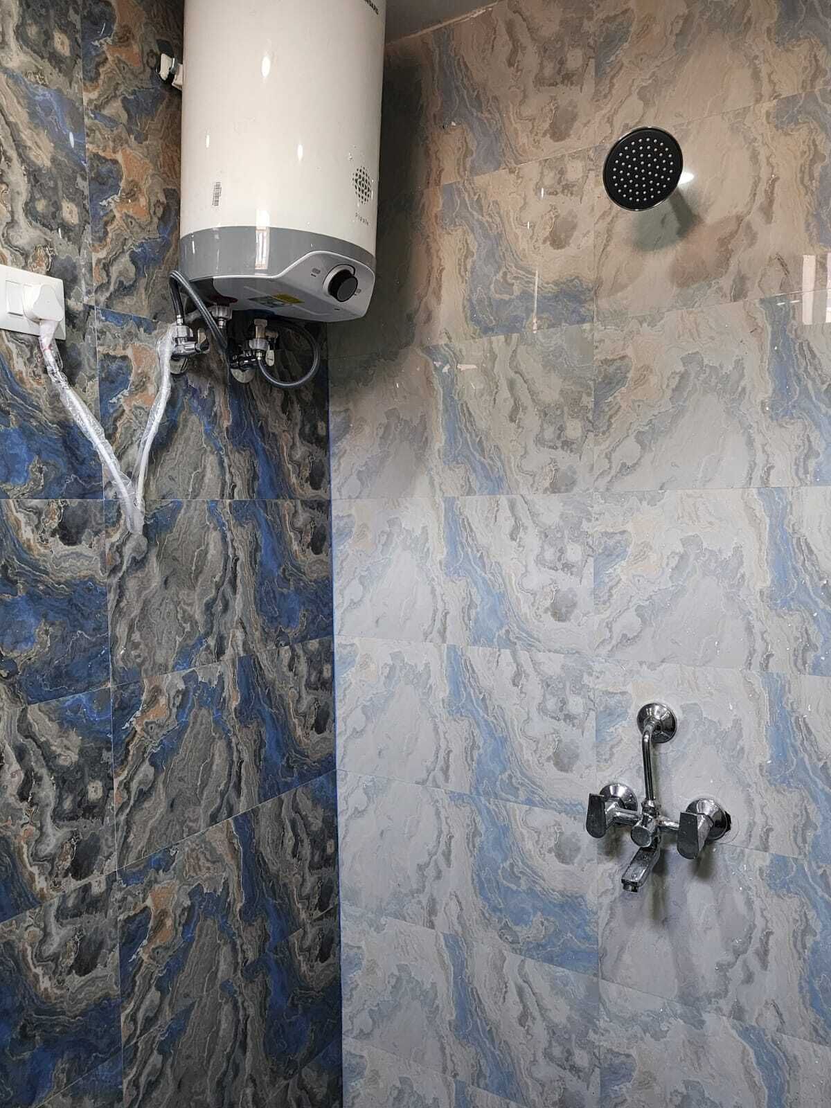 Deluxe Double Room, City View | Bathroom | Shower, free toiletries, towels, soap