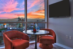Dining - Vesna Luxe Penthouse Living at MGM Signature (Las Vegas)