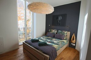 Desk, iron/ironing board, free WiFi, bed sheets - Appartement 43m² 1 chambre hyper centre. (Aix-les-Bains)