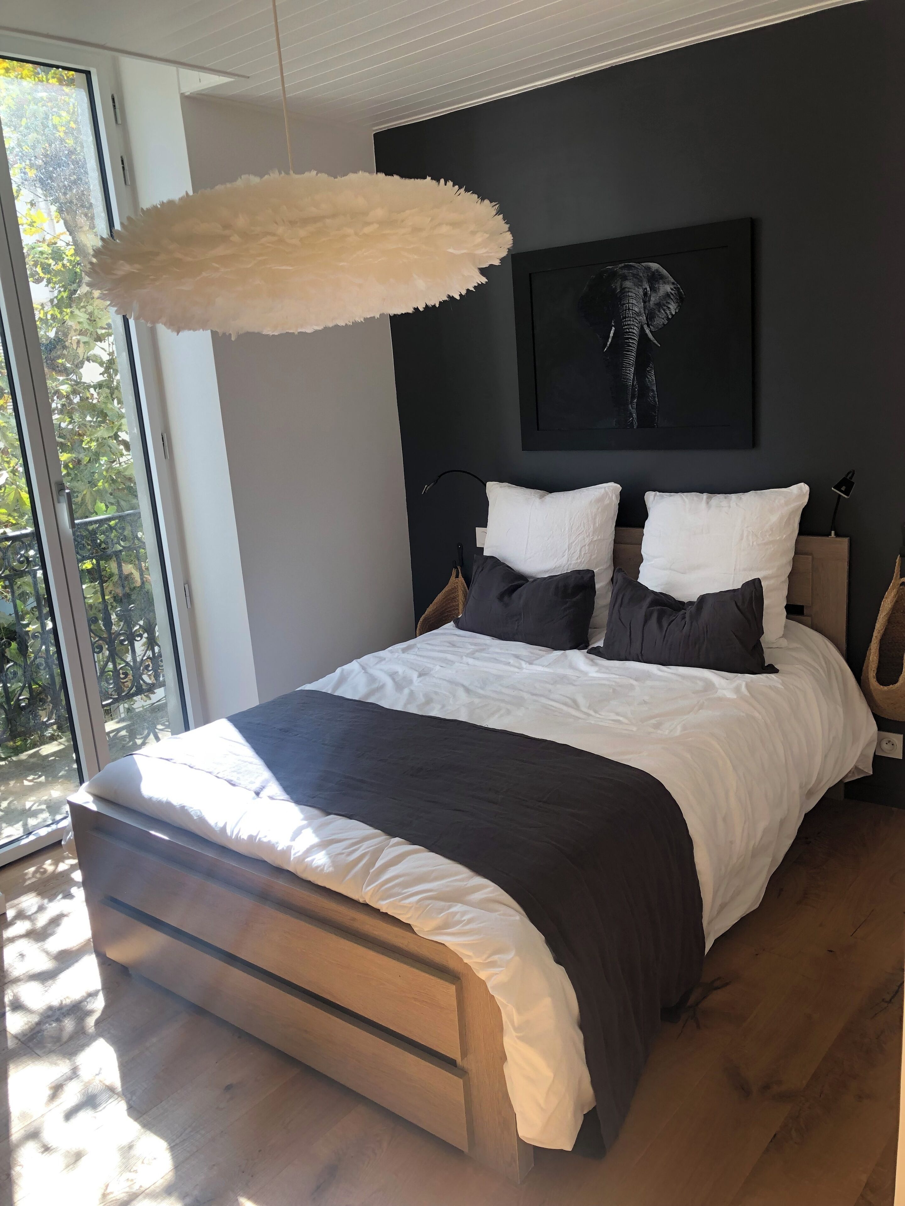 Planxa i posts de planxar, Internet i roba de llit 