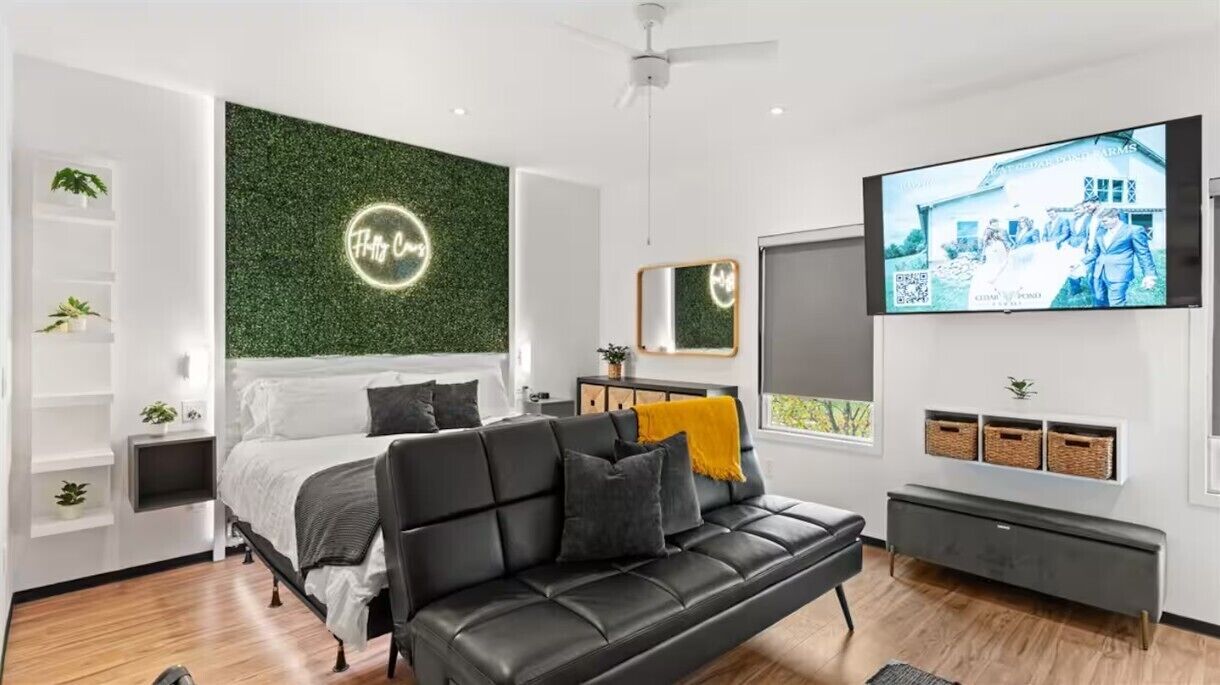 3 bedrooms, in-room safe, iron/ironing board, free WiFi