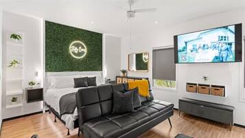 3 bedrooms, in-room safe, iron/ironing board, free WiFi