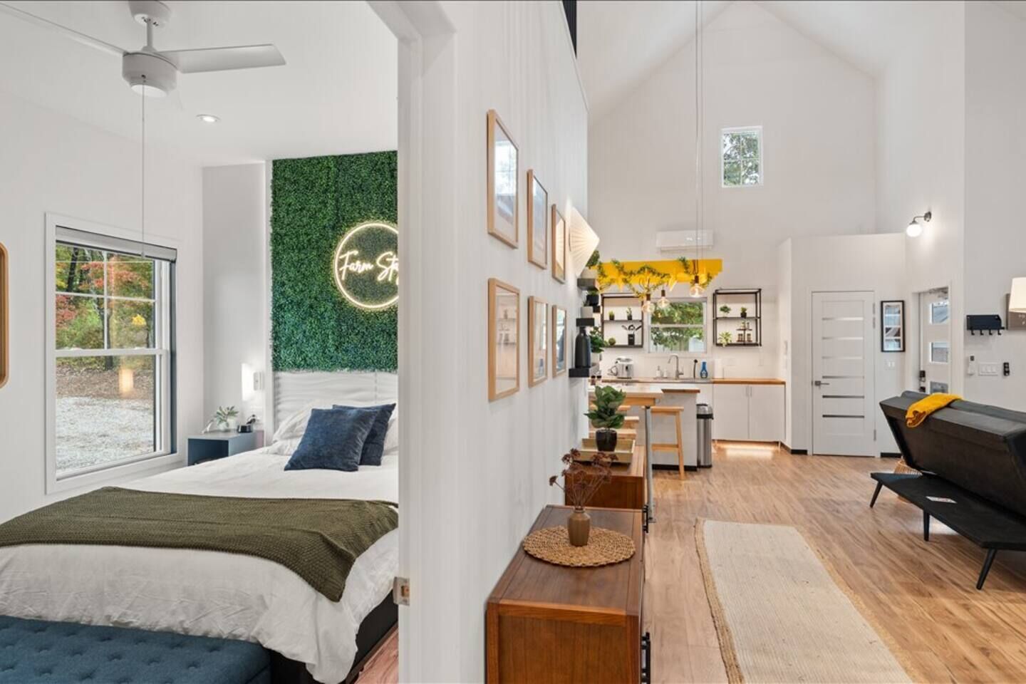 3 bedrooms, in-room safe, iron/ironing board, free WiFi