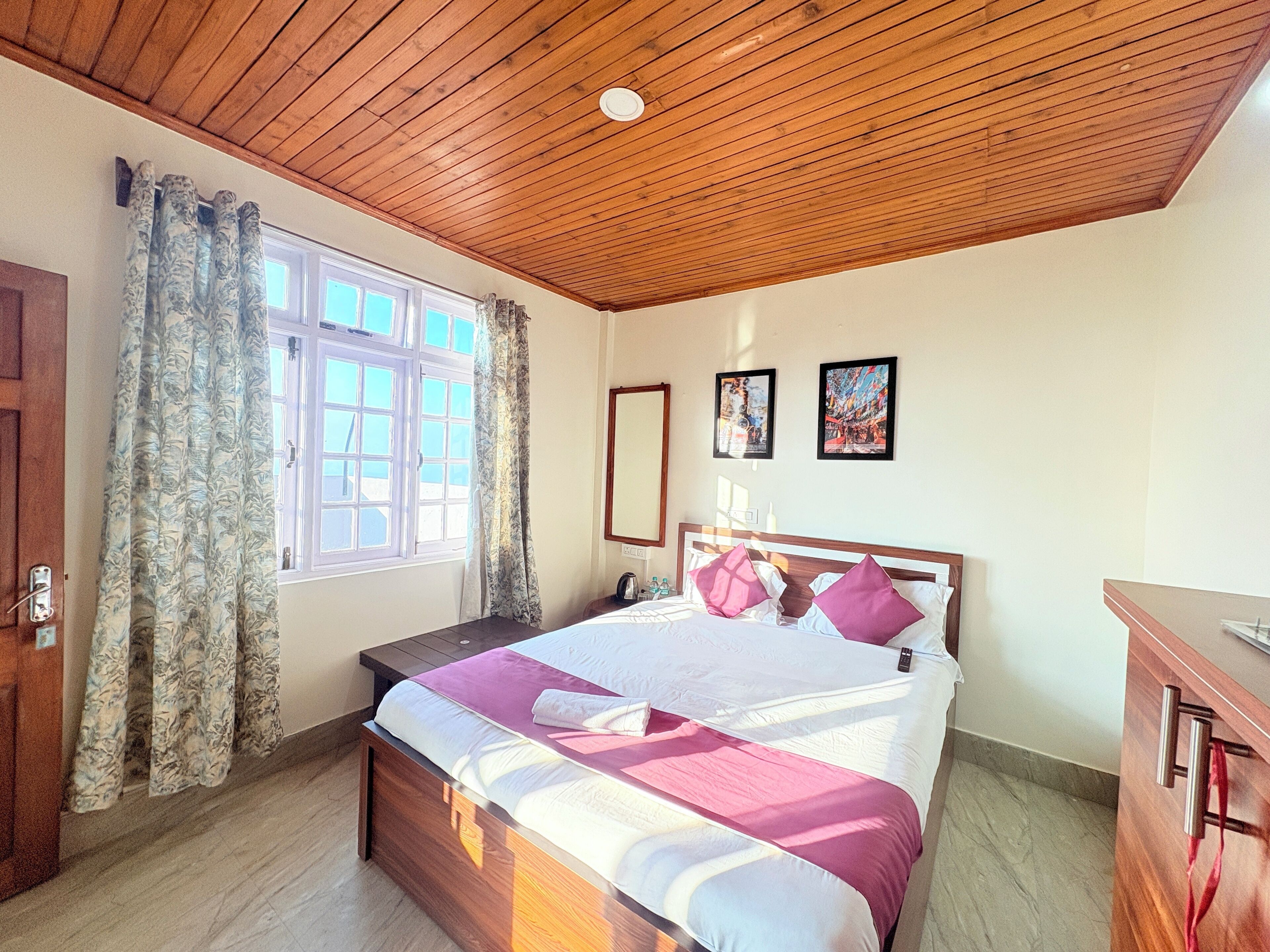 Premium Double Room | Desk, free WiFi