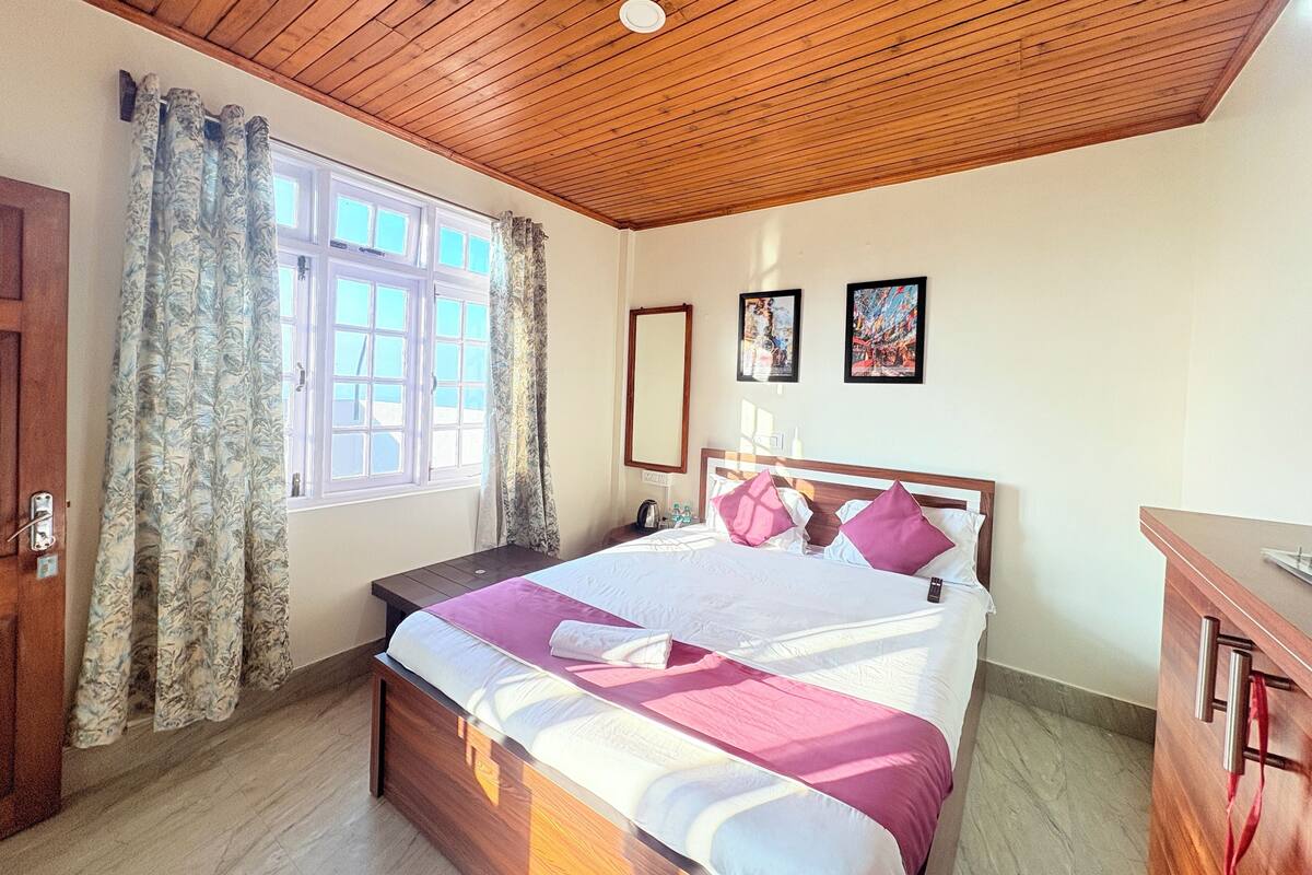 Premium Double Room | Desk, free WiFi