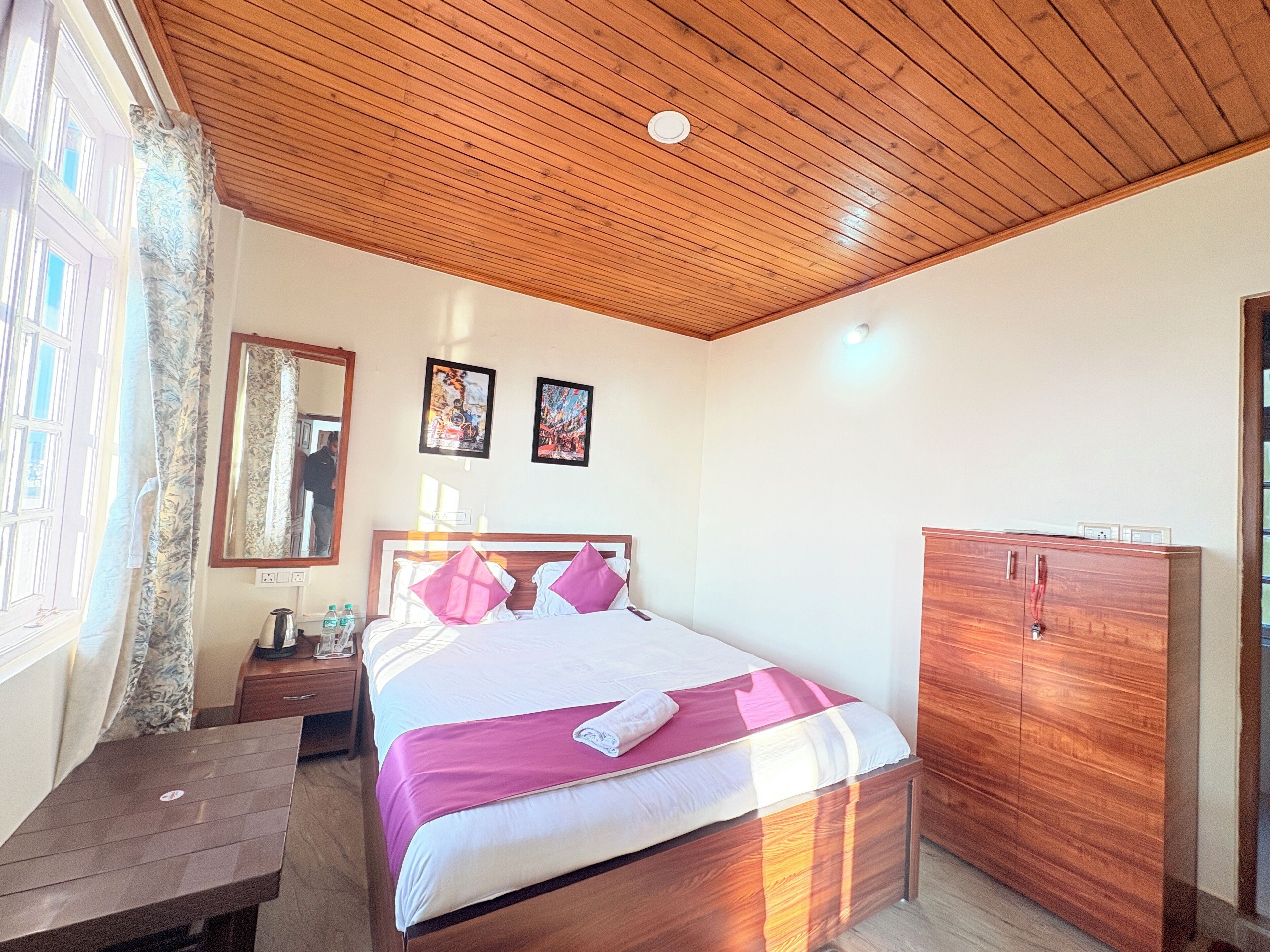 Habitación doble Premium | Escritorio y wifi gratis 