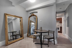 Dining - Orsett Terrace Flat Lower Ground Floor Sleeps 4 (London)