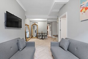 Living area - Orsett Terrace Flat Lower Ground Floor Sleeps 4 (London)