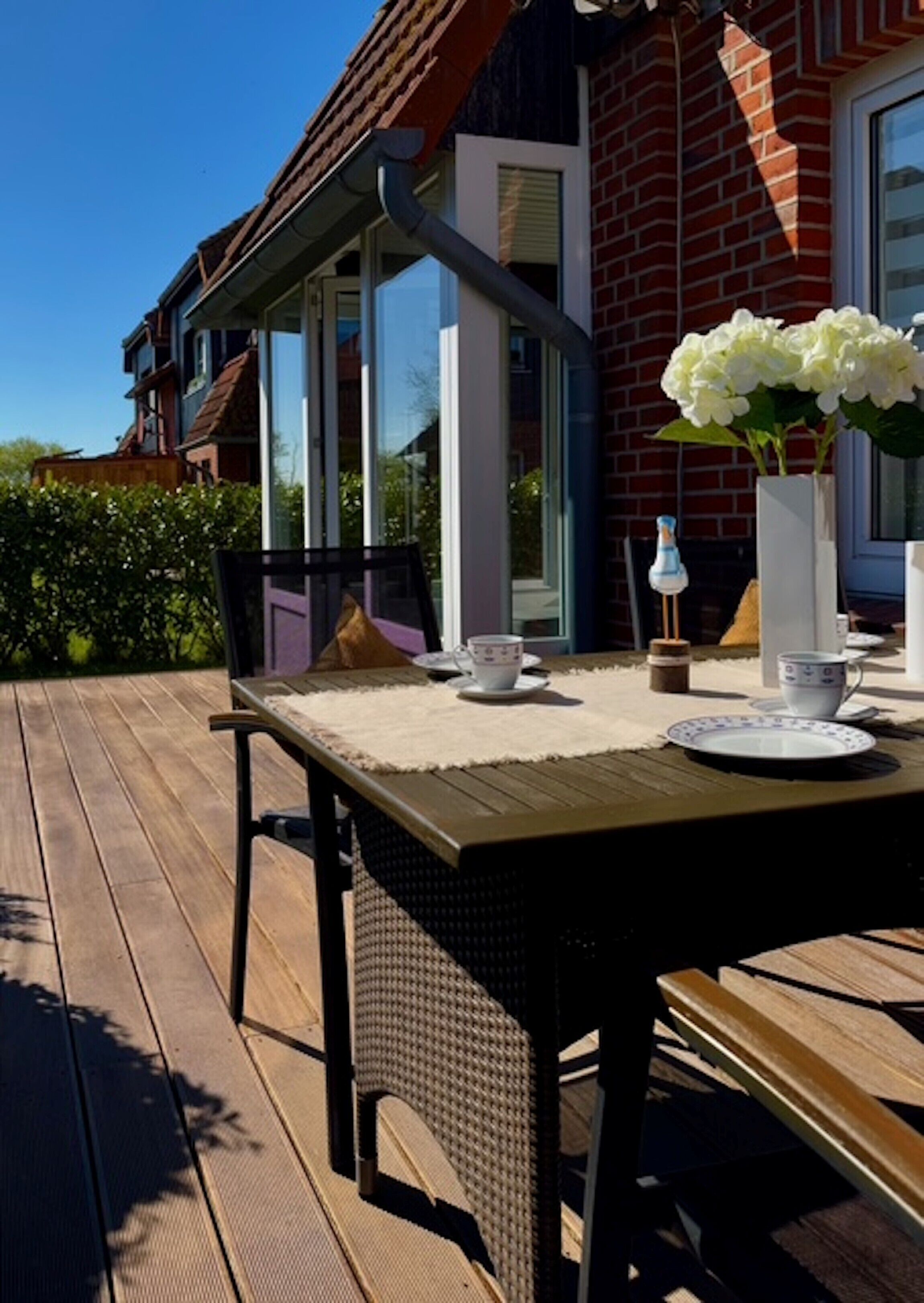 屋外ダイニングエリア